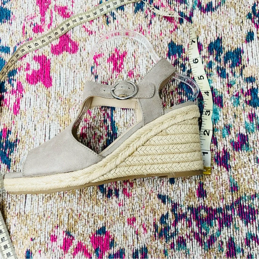 LifeStride • Tyra Taupe Grey Espadrille Wedge Sandal • 6.5